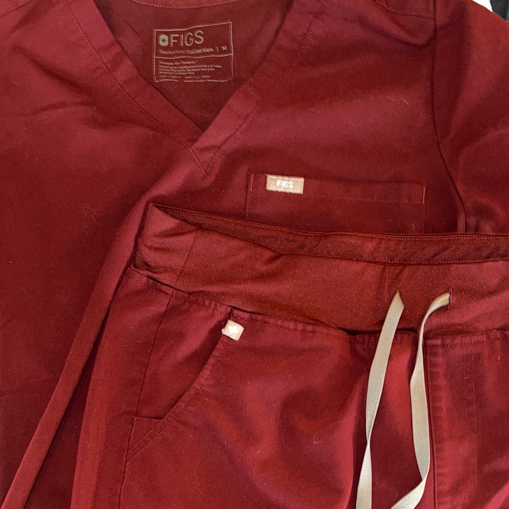 FIGS Scrub Set (Burgundy)